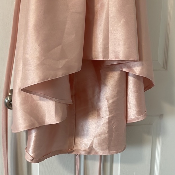 Pink halter dress - Picture 2 of 5